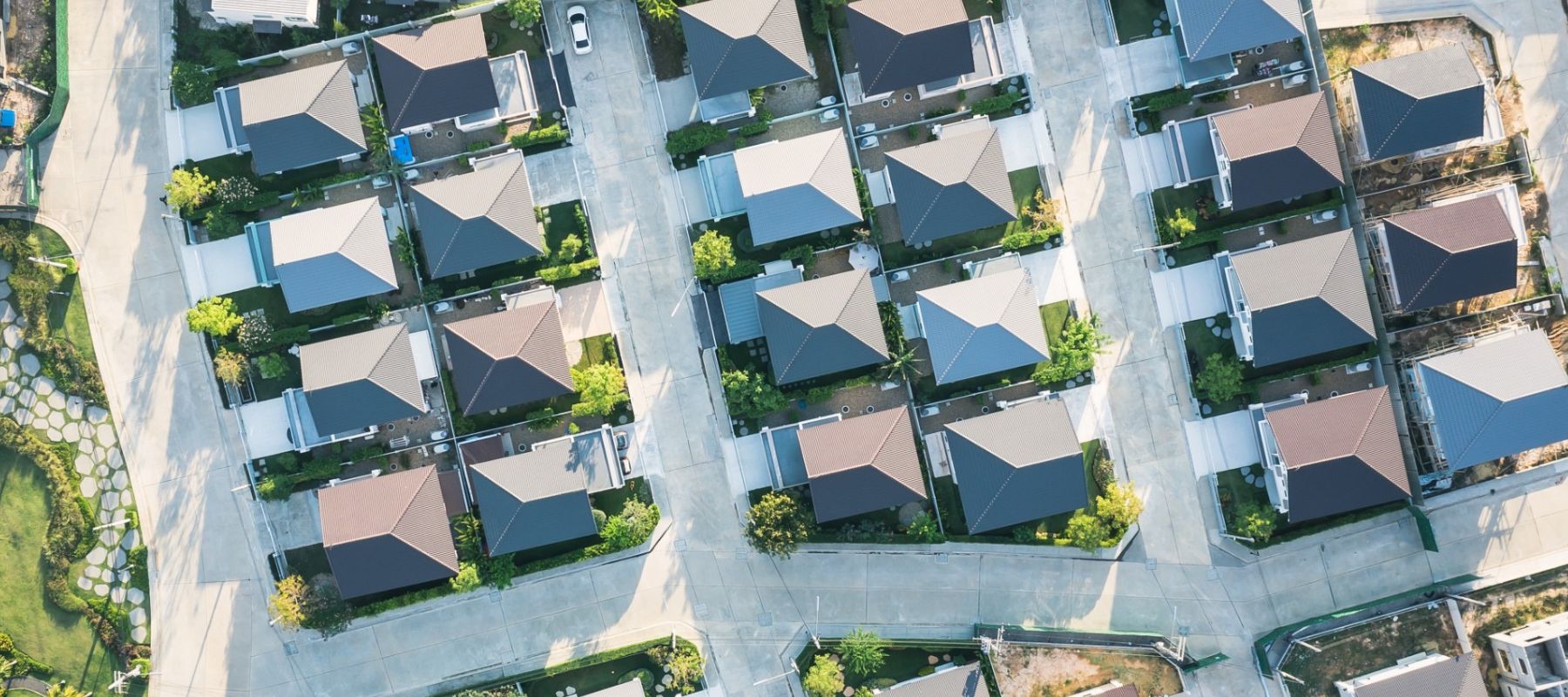 a bird's eye view image of a Castle Hills neighborhood
